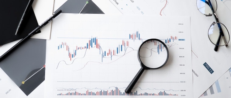 Discover the Best Stock Picks for Dec 31, 2025. Featuring NVDA, AVGO, LLY, plus top dividend stocks and ETFs based on the latest 3-month analyst data.